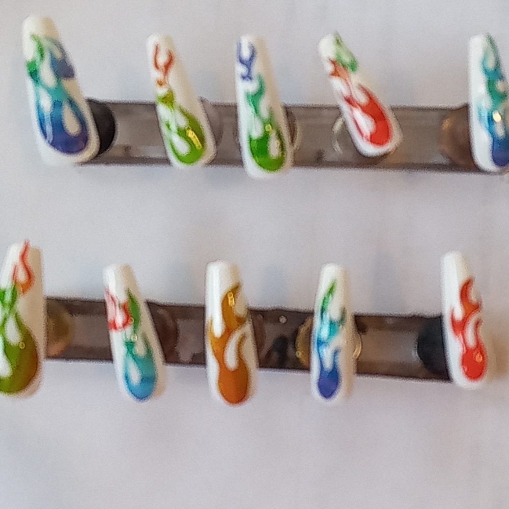 Press on nails